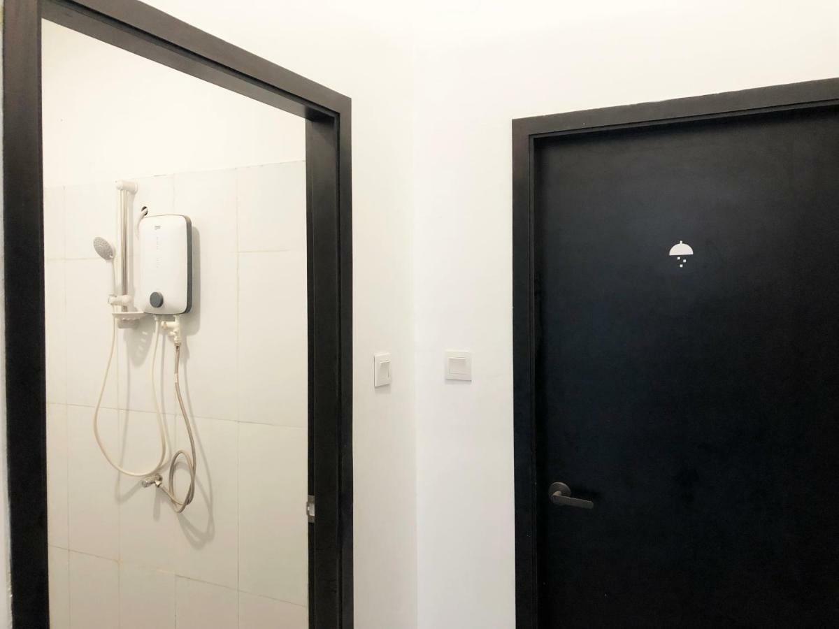 Hood Hostel Γιανγκόν Εξωτερικό φωτογραφία